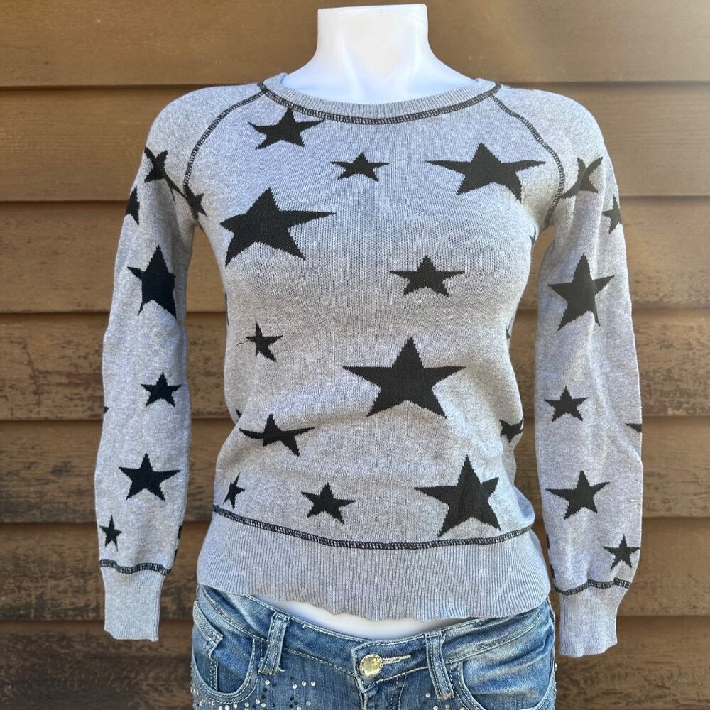 Wet Seal Womens XS Gray & Black Star Print Long Sleeve Knit Sweater